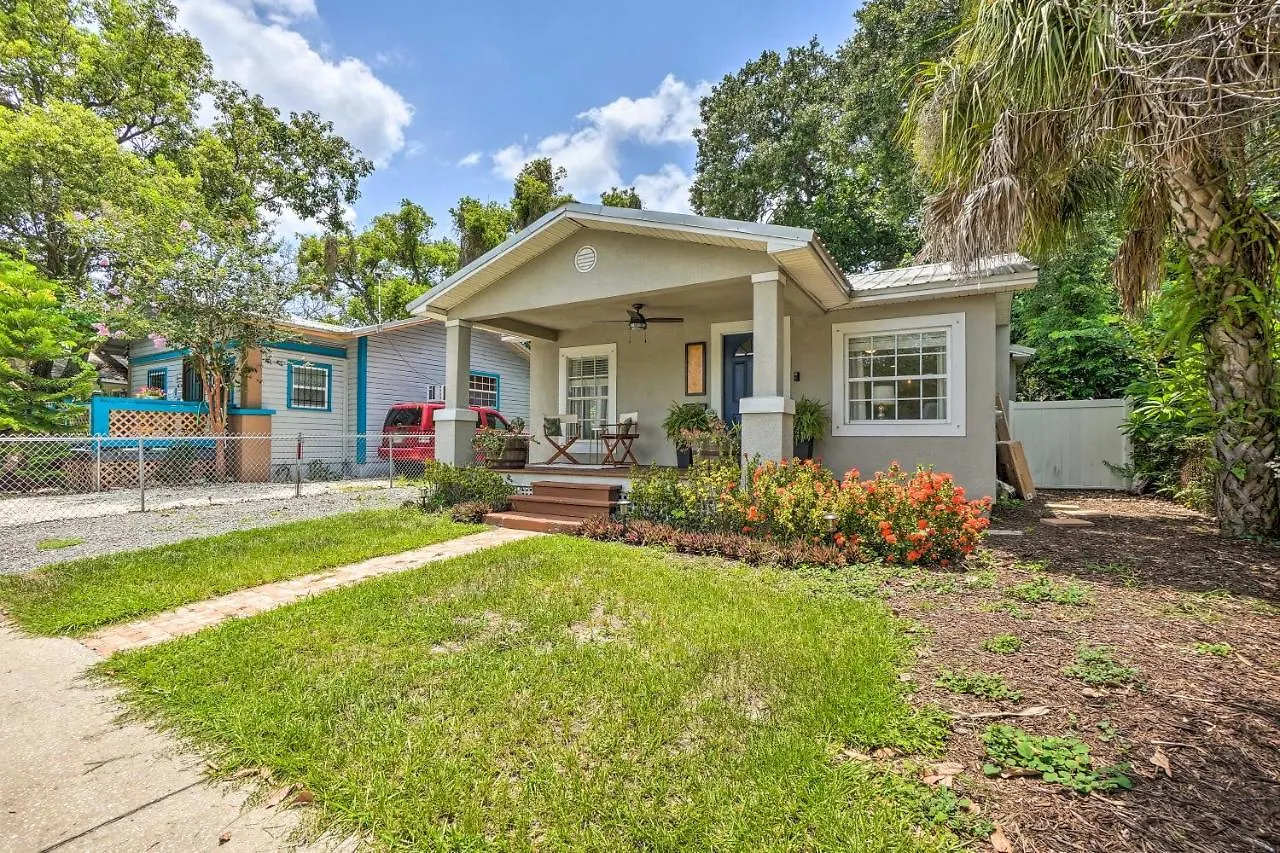Holiday home Central Point Tampa Home With Outdoor Lounge!