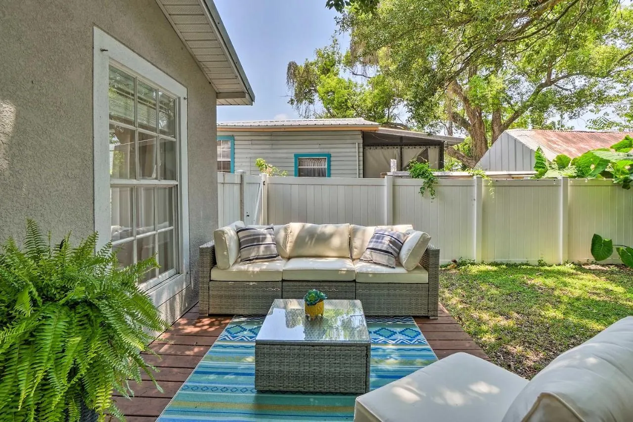 Central Point Tampa Home With Outdoor Lounge! 0*,  United States